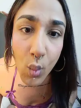 Snapshot of amydelahozgomez chatting on 06.12.26 amydelahozgomez online show from 06.12.26