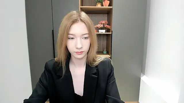 SunnivaCovil online show from 02.24.25