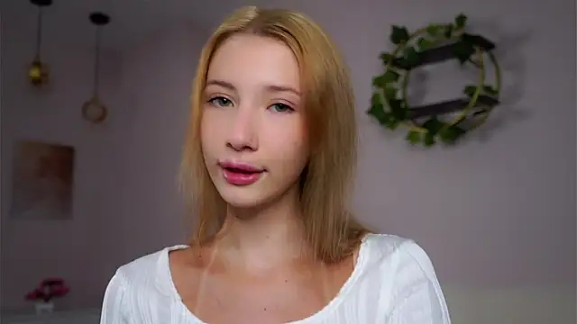 SunnivaCovil online show from 10.18.25