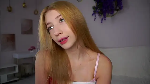 SunnivaCovil online show from 12.15.25