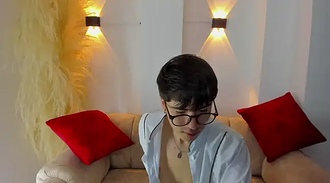 Snapshot of liam_orion chatting on 03.18.25 liam orion online show from 03.18.25