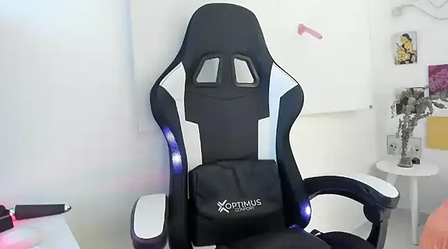 agaataa  online show from 03.19.25