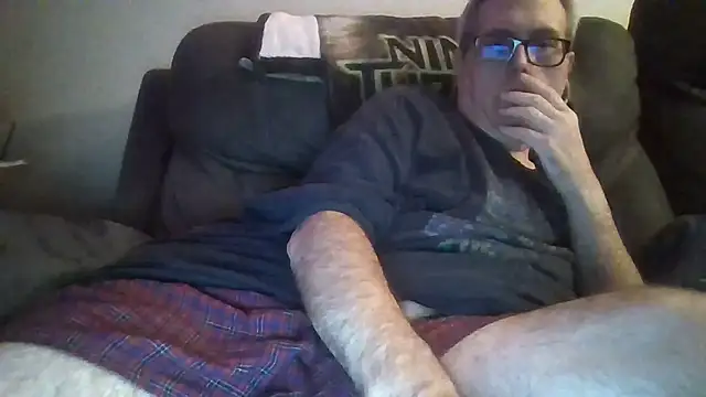 Snapshot of Smallone327 chatting on 09.27.25 Smallone327 online show from 09.27.25