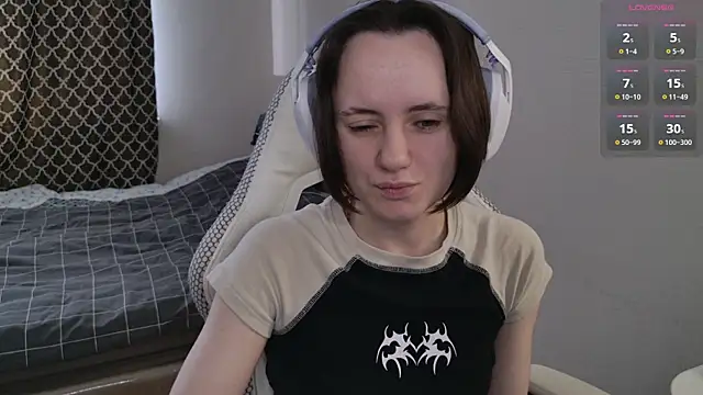 Luna Loveee online show from 06.06.26