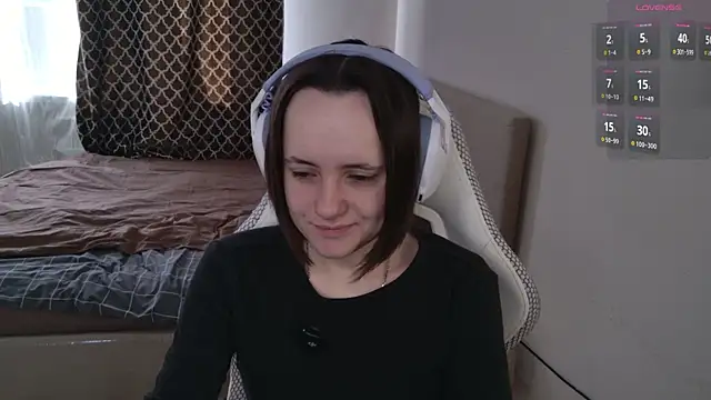 Luna Loveee online show from 07.03.26