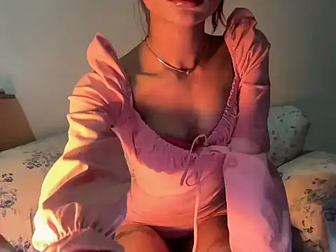  luckylips online show from 03.25.26