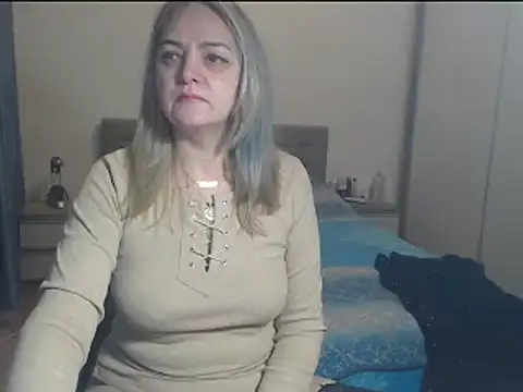 Snapshot of MatureDiana chatting on 01.17.25 MatureDiana online show from 01.17.25