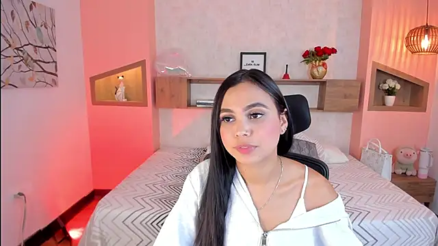 Snapshot of Lucia_Brown_ chatting on 03.07.25 Lucia Brown online show from 03.07.25