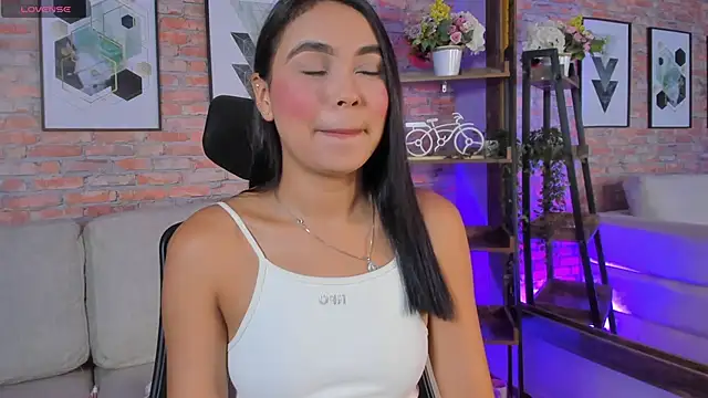 Snapshot of Lucia_Brown_ chatting on 10.25.25 Lucia Brown online show from 10.25.25