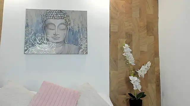 Snapshot of Lucia_Brown_ chatting on 06.05.26 Lucia Brown online show from 06.05.26