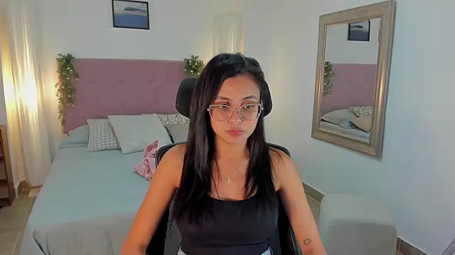Snapshot of Lucia_Brown_ chatting on 07.31.26 Lucia Brown online show from 07.31.26