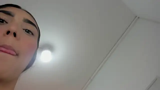 Snapshot of chloee_ross chatting on 03.18.25 chloee ross online show from 03.18.25