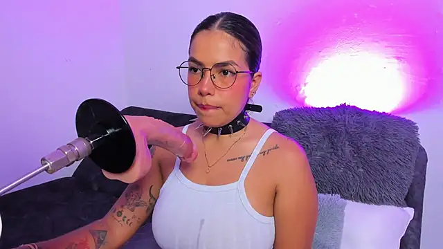 AngelaRicci online show from 11.20.25