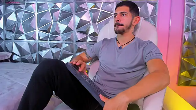 AlejandroStormm online show from 01.07.26