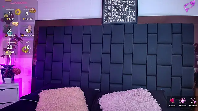 Lexi Howard  online show from 09.11.25