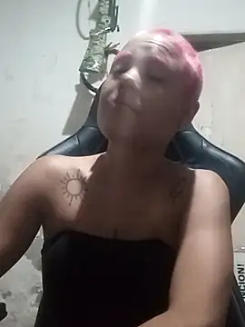 Snapshot of LA_SRA_M_ chatting on 02.25.25 LA SRA M online show from 02.25.25