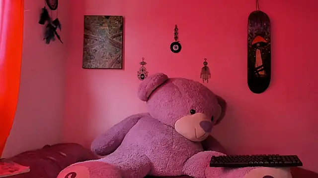 Maddy Jhonsson online show from 02.12.26