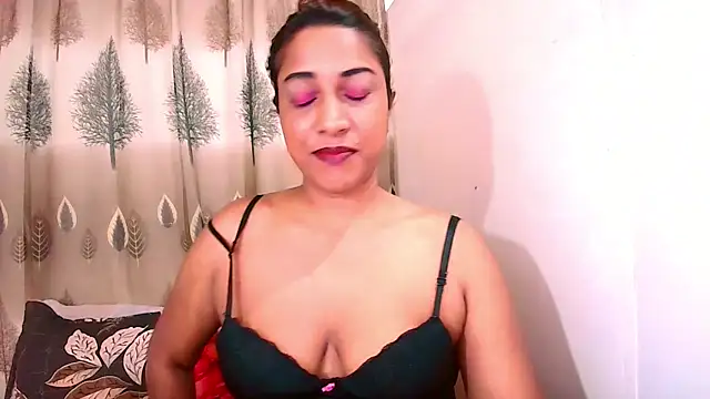 Snapshot of Indian_Erotic69 chatting on 04.21.26 Indian Erotic69 online show from 04.21.26