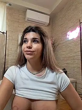 Bella Posh online show from 03.03.26