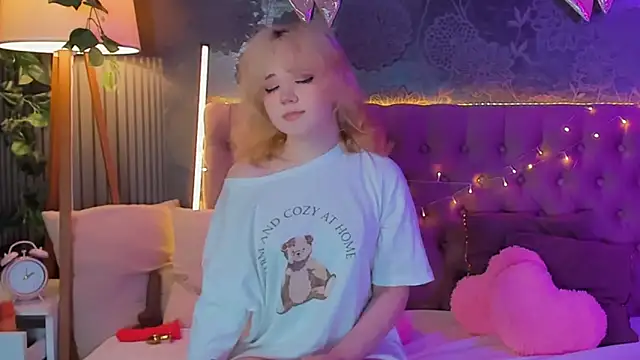 EmilyAngells online show from 04.02.26