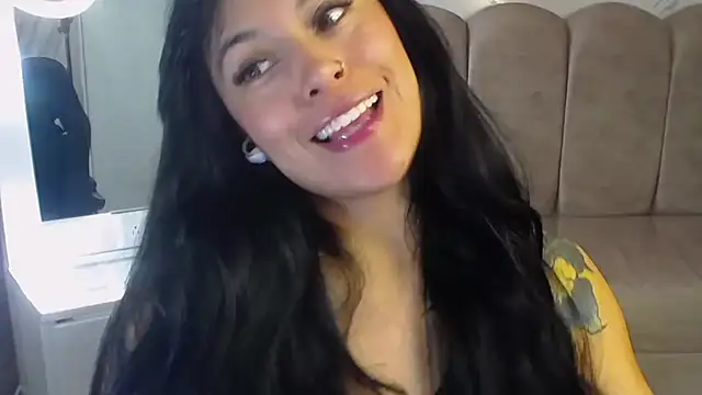 Snapshot of Isabella_Collen_v chatting on 04.29.26 Isabella Collen v online show from 04.29.26