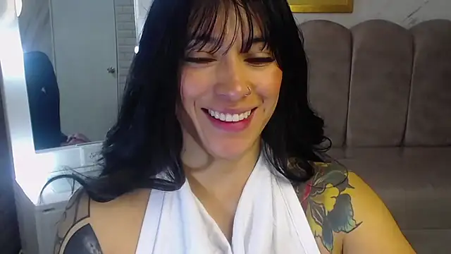 Snapshot of Isabella_Collen_v chatting on 05.01.26 Isabella Collen v online show from 05.01.26