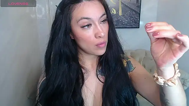 Snapshot of Isabella_Collen_v chatting on 06.17.26 Isabella Collen v online show from 06.17.26