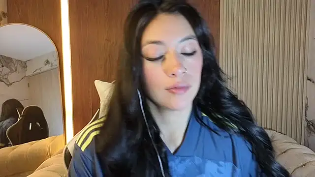 Snapshot of Isabella_Collen_v chatting on 07.03.26 Isabella Collen v online show from 07.03.26