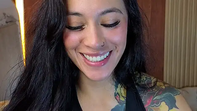 Snapshot of Isabella_Collen_v chatting on 07.23.26 Isabella Collen v online show from 07.23.26
