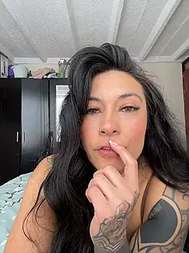 Snapshot of Isabella_Collen_v chatting on 07.24.26 Isabella Collen v online show from 07.24.26