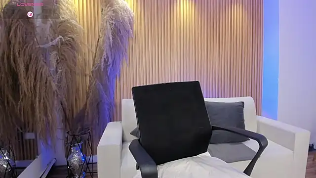 Ivaannaa  online show from 03.14.25