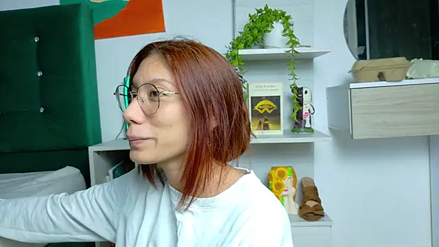 zarahCute online show from 10.13.25