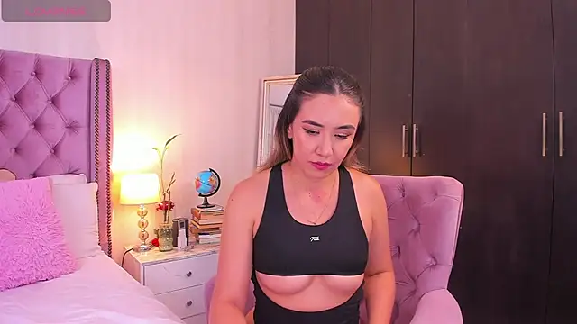 natashaleightt online show from 02.26.25