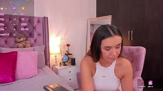 natashaleightt online show from 10.05.25