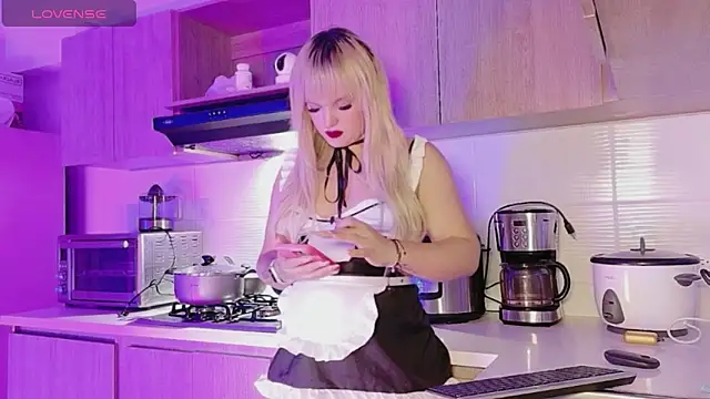 Snapshot of ScarletThompsonx chatting on 04.10.26 ScarletThompsonx online show from 04.10.26