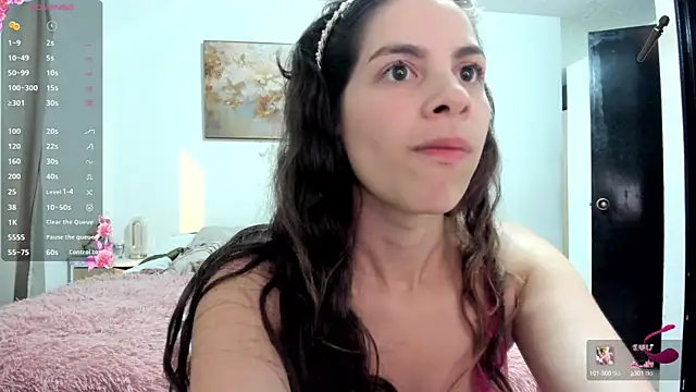 Snapshot of jessyegoldenn chatting on 03.12.25 jessyegoldenn online show from 03.12.25