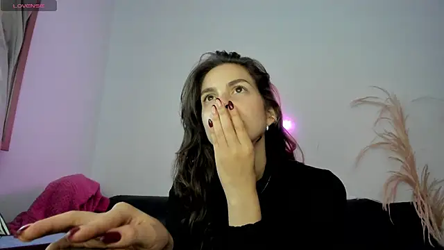 Snapshot of jessyegoldenn chatting on 05.24.26 jessyegoldenn online show from 05.24.26