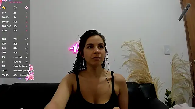 Snapshot of jessyegoldenn chatting on 06.06.26 jessyegoldenn online show from 06.06.26