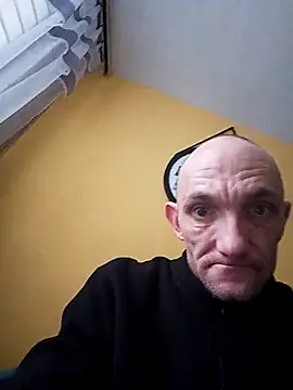 Snapshot of Machura chatting on 02.15.26 Machura online show from 02.15.26