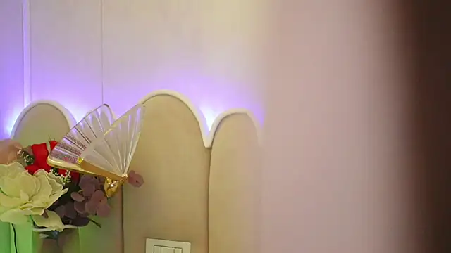 Alice Voss online show from 05.17.26