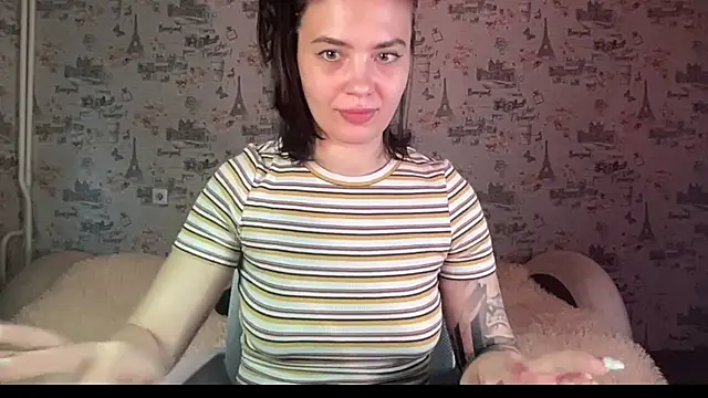 Snapshot of Just_Scarlet_ chatting on 09.23.25 Just Scarlet online show from 09.23.25