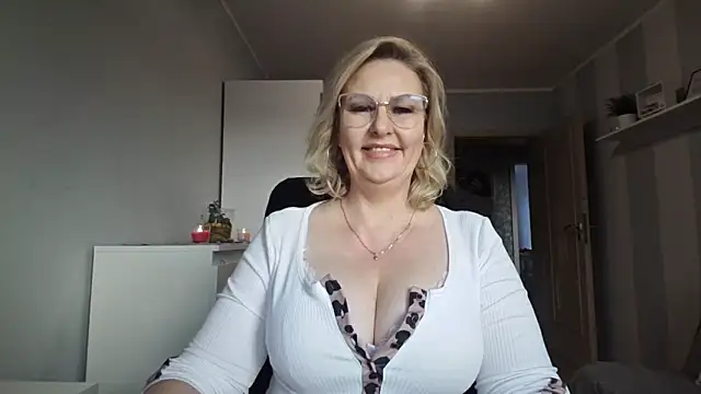 DianaLive online show from 02.25.26