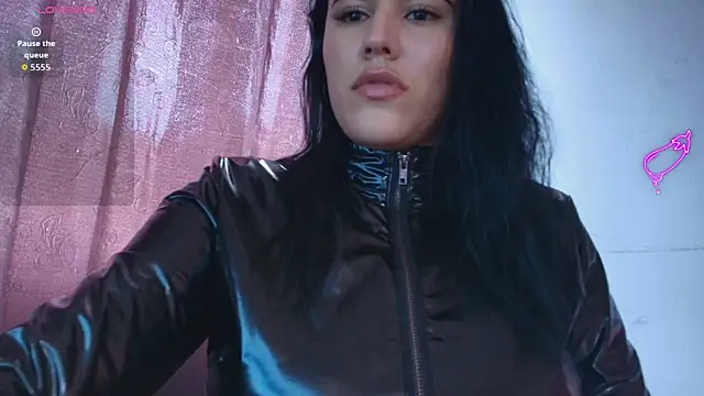 Snapshot of SophiTay chatting on 11.10.25 SophiTay online show from 11.10.25