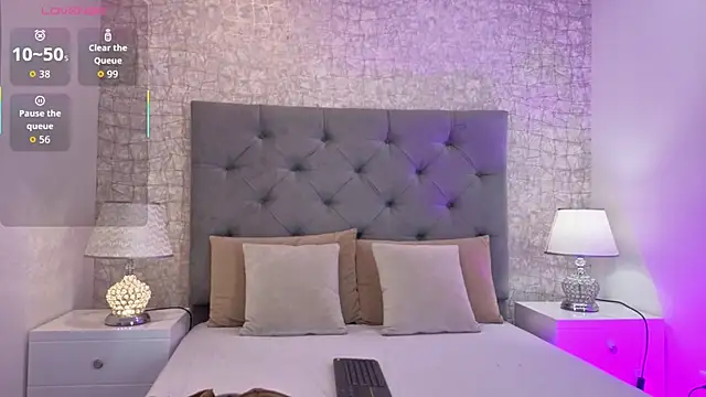 ChloeMoon9 online show from 02.19.26