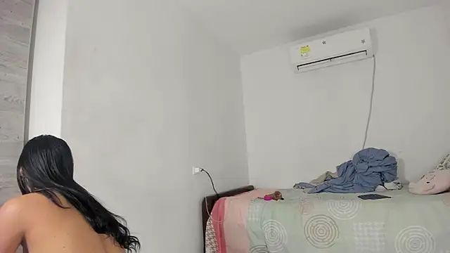 Snapshot of flor_herrera01 chatting on 03.01.25 flor herrera01 online show from 03.01.25