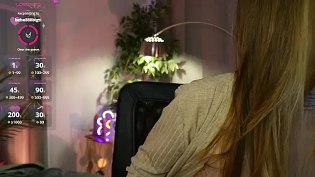 luna joy  online show from 10.05.25