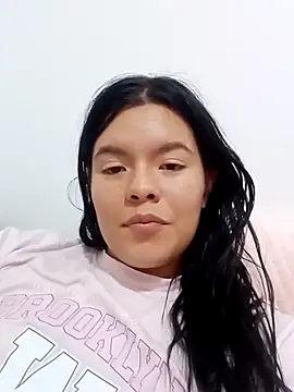 Snapshot of krolay16 chatting on 02.23.25 krolay16 online show from 02.23.25