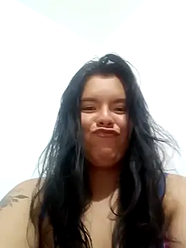 Snapshot of krolay16 chatting on 02.27.25 krolay16 online show from 02.27.25