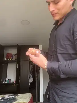 Snapshot of MaxxxSteil chatting on 11.01.25 MaxxxSteil online show from 11.01.25