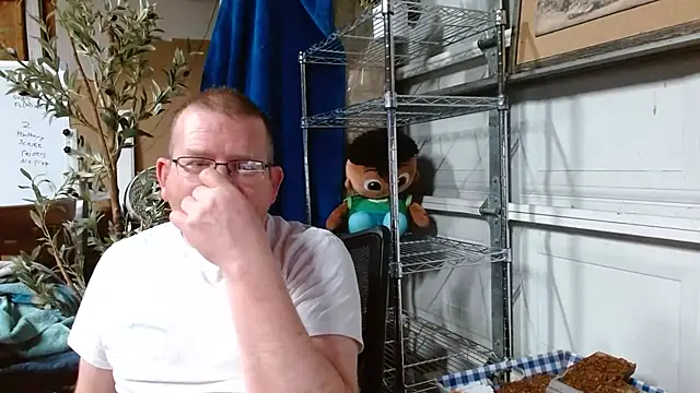 Randomoldguy615 online show from 02.25.25